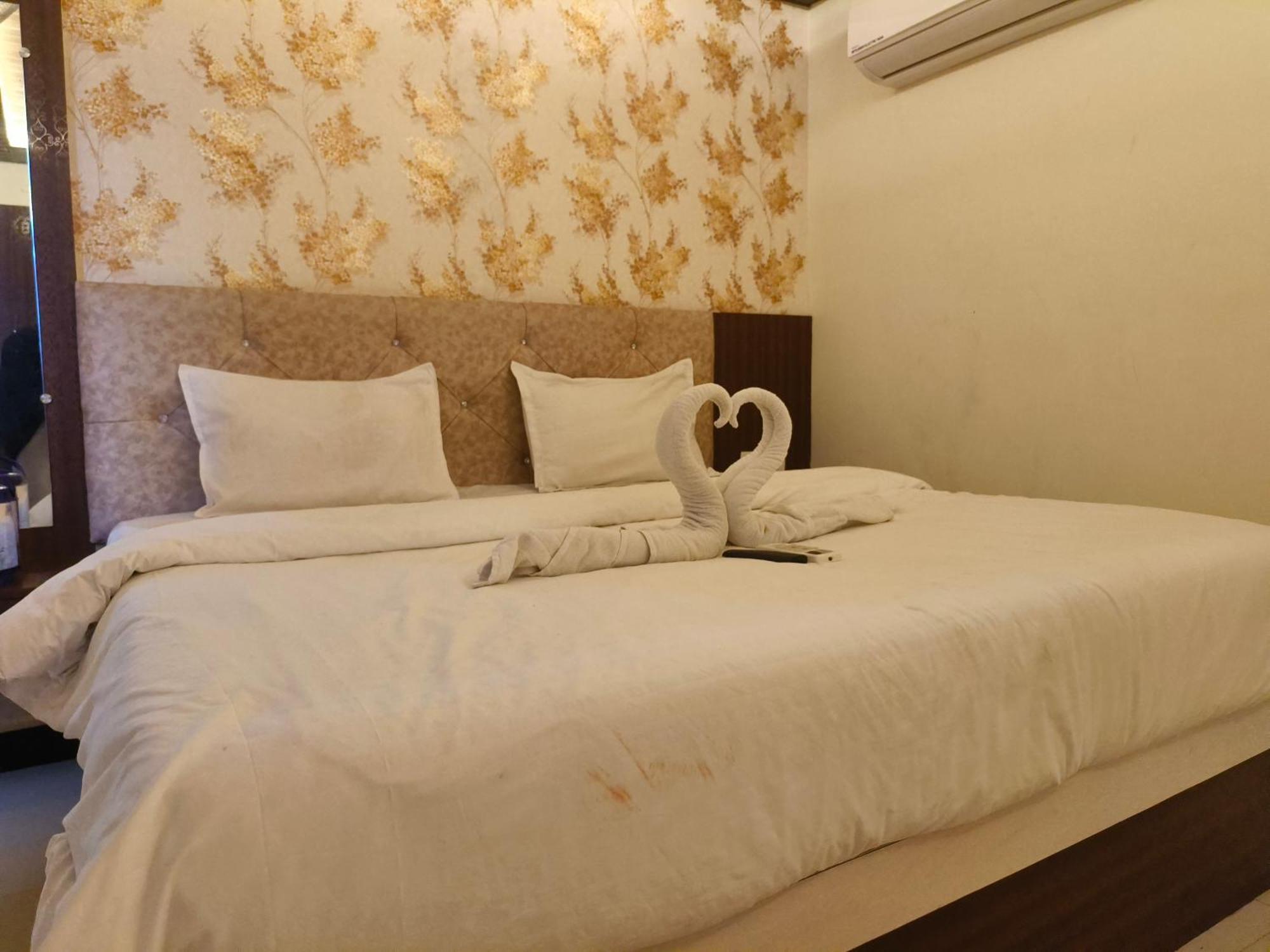Hotel Jain Shree Ujjain Bagian luar foto