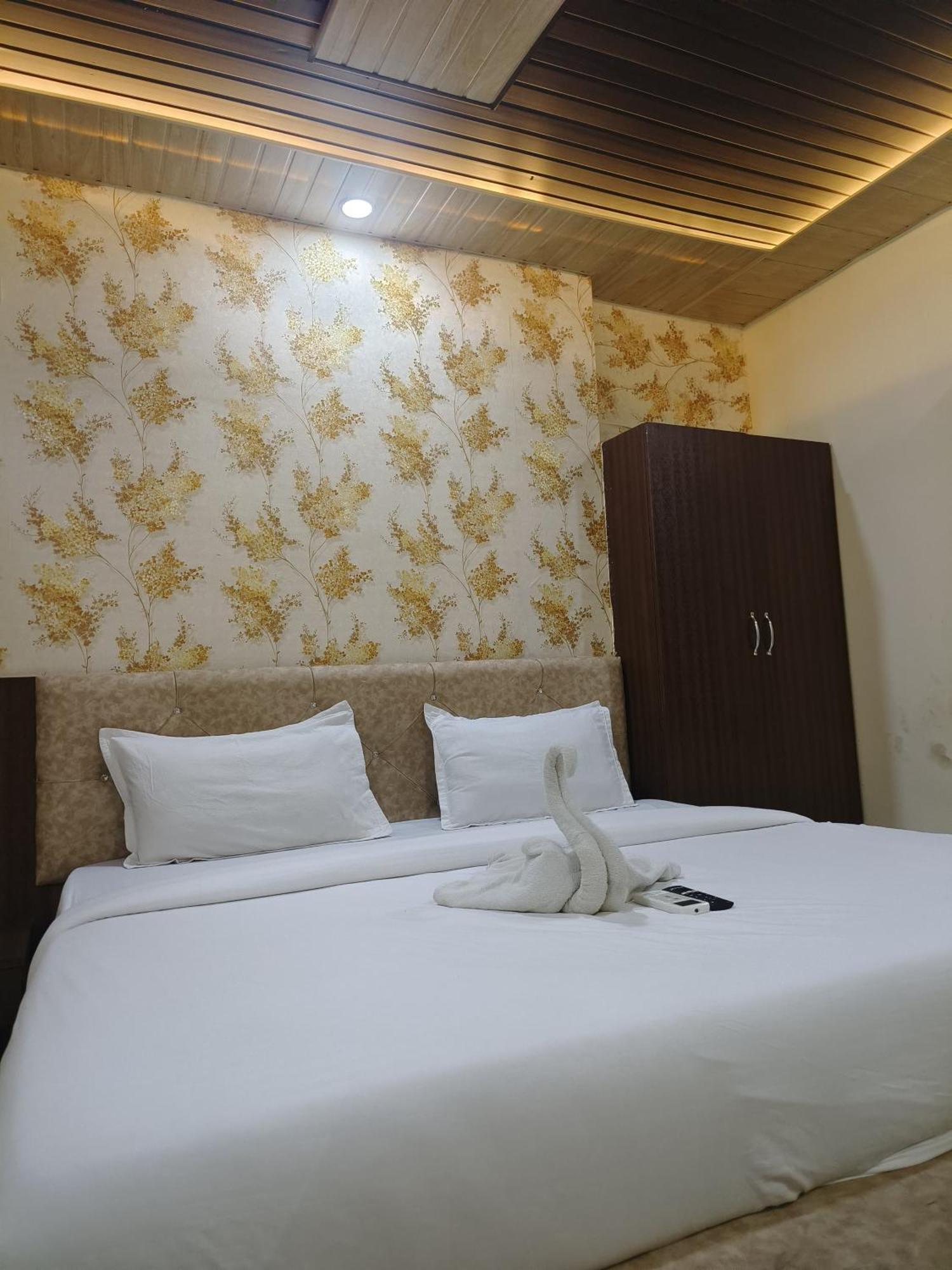 Hotel Jain Shree Ujjain Bagian luar foto