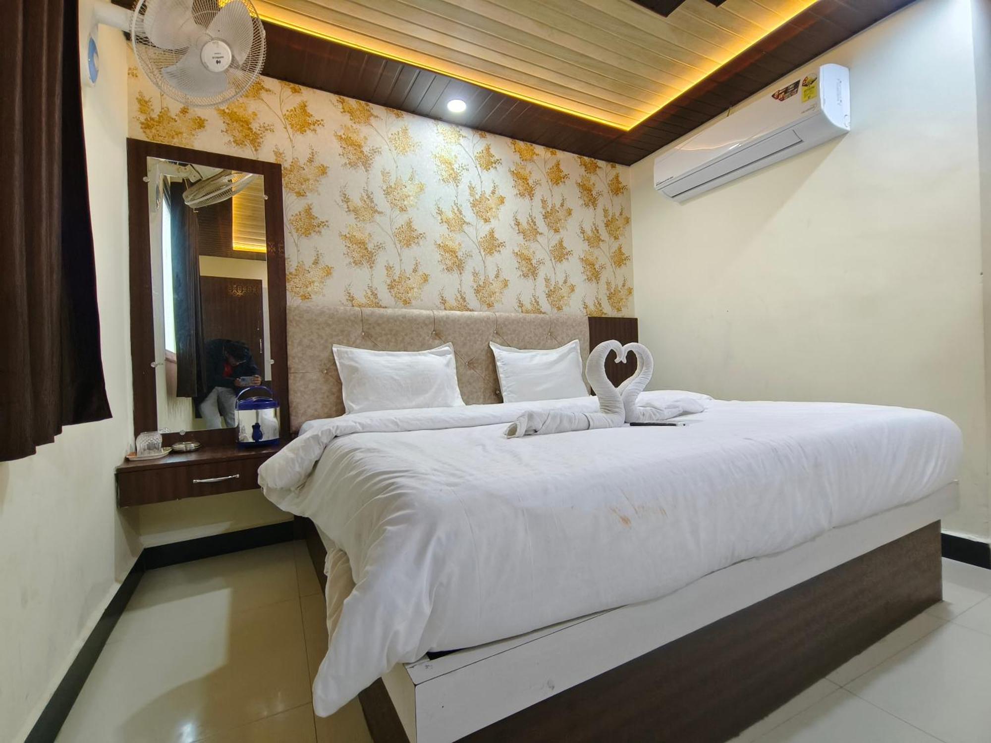 Hotel Jain Shree Ujjain Bagian luar foto